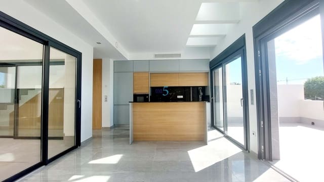 3 makuuhuone Huvila myytävänä paikassa Lo Pagan, San Pedro del Pinatar mukana uima-altaan 
autotalli - 425 000 € (Ref: 8644052)