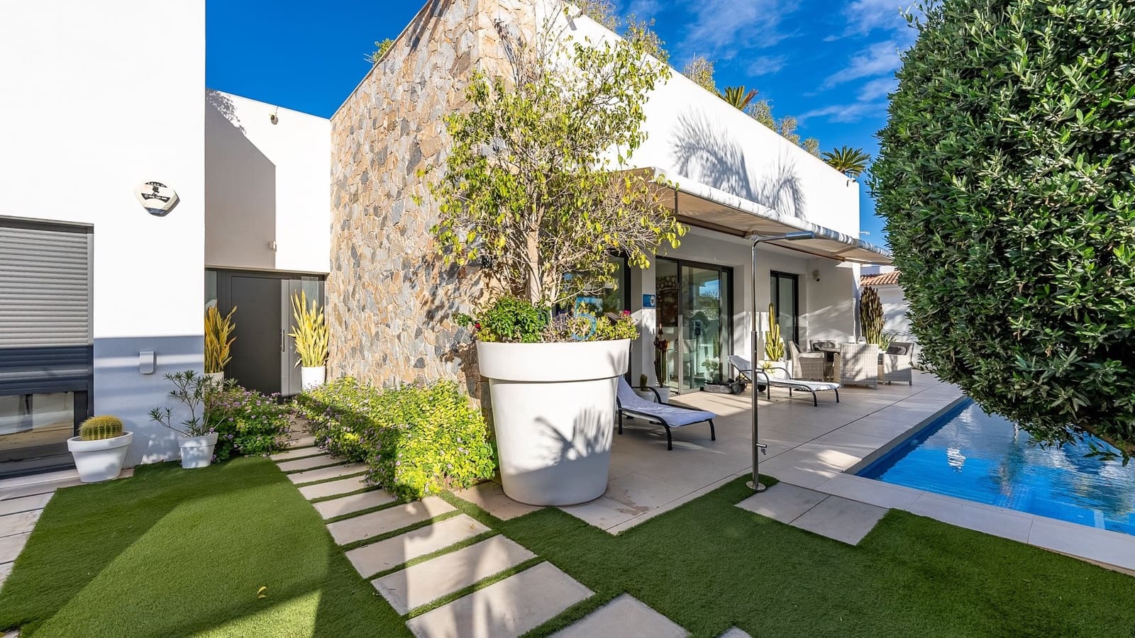 3 bedroom Villa for sale in San Pedro del Pinatar with pool - € 525,000 (Ref: 8661902)