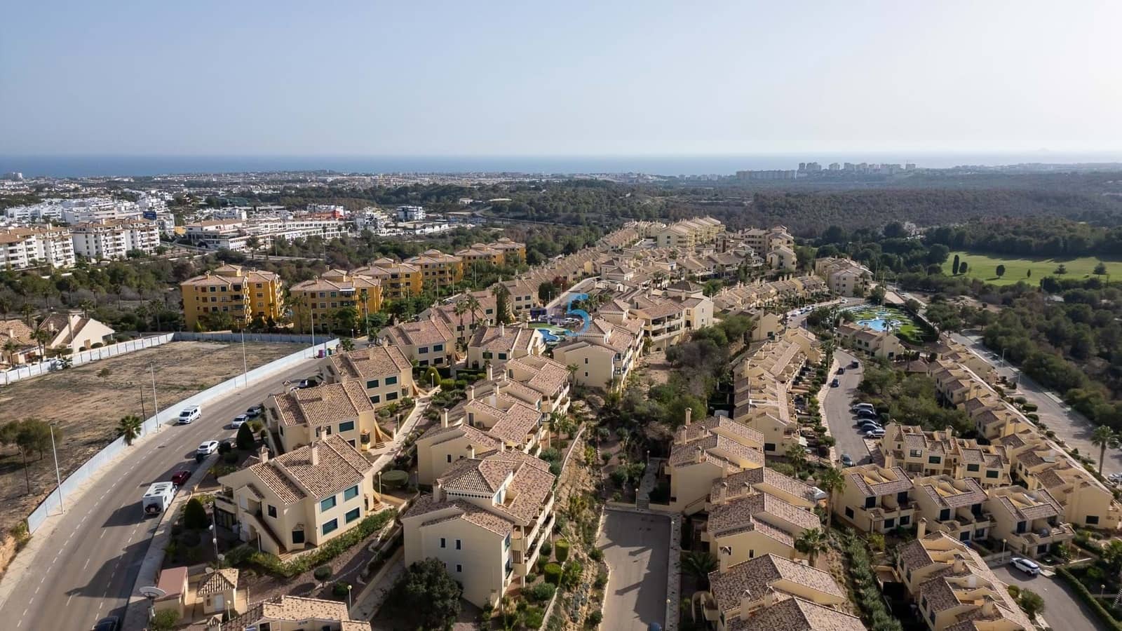 2 bedroom Apartment for sale in Campoamor with pool - € 219,400 (Ref: 8678613)