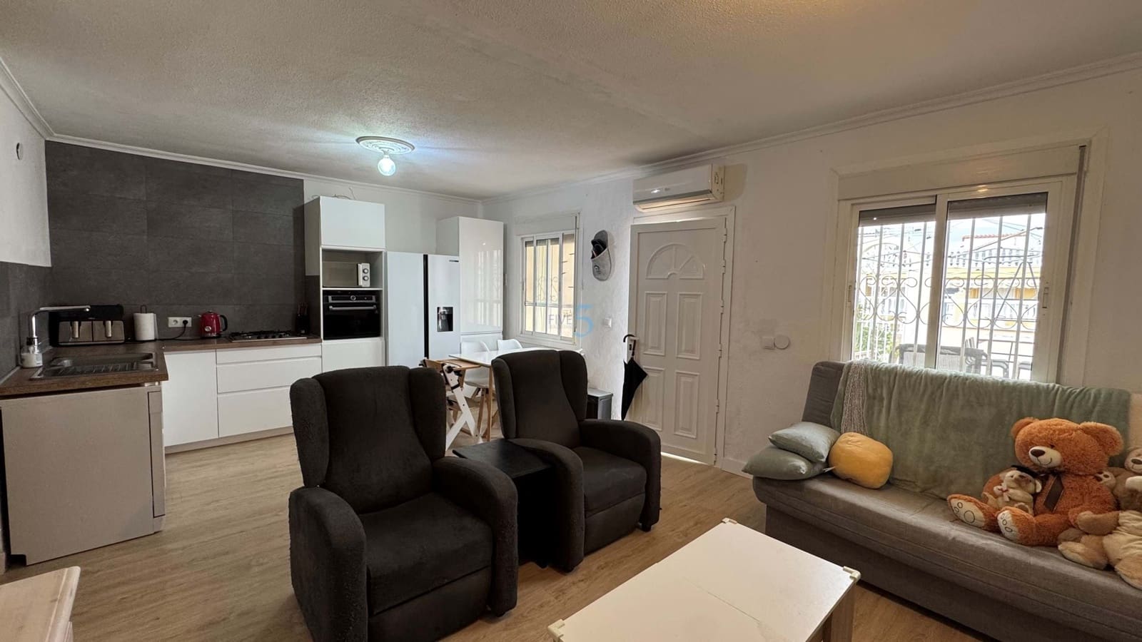 2 quarto Bungalow para venda em Torrevieja com garagem - 135 000 € (Ref: 8679225)