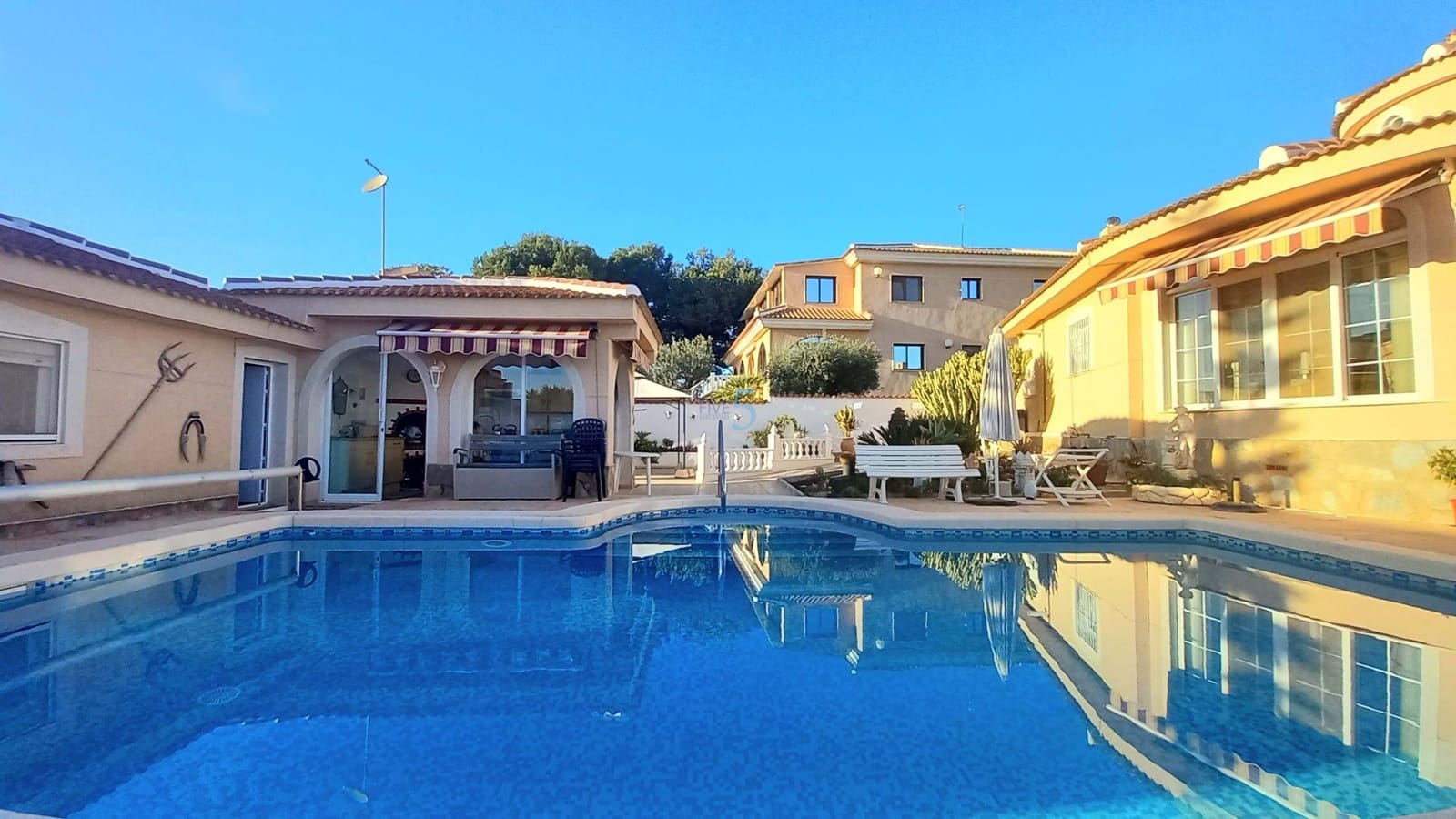 4 chambre Villa/Maison à vendre à Ciudad Quesada avec piscine garage - 499 000 € (Ref: 8681731)