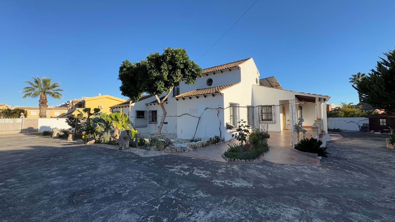 4 chambre Villa/Maison à vendre à Villamartin avec piscine garage - 640 000 € (Ref: 8690039)