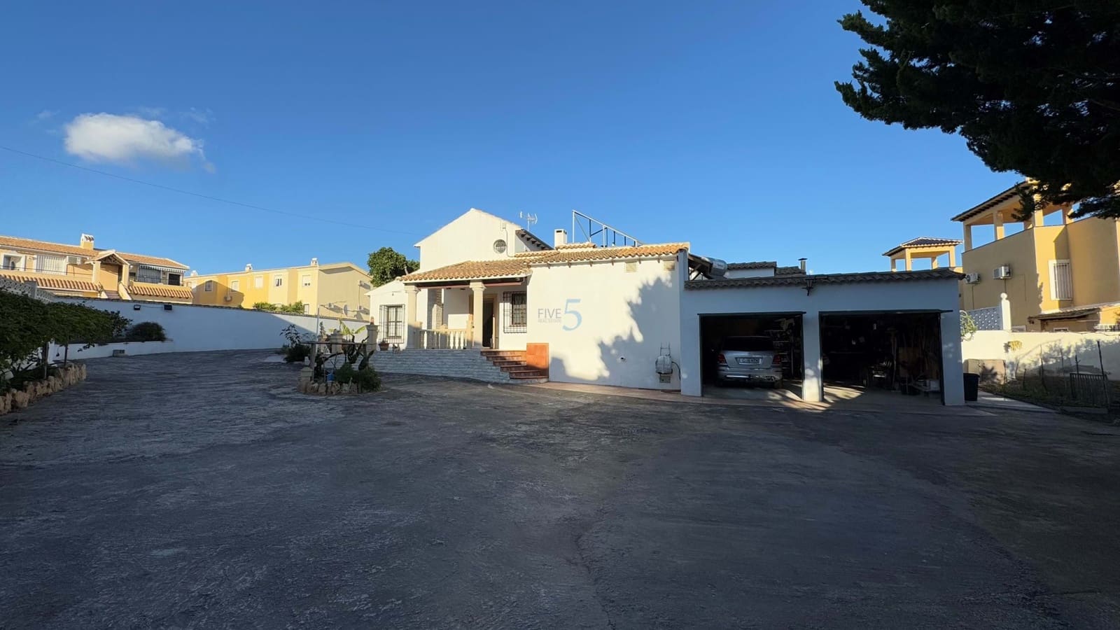 4 chambre Villa/Maison à vendre à Villamartin avec piscine garage - 640 000 € (Ref: 8690039)