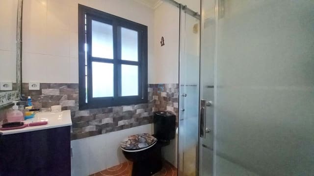 4 chambre Villa/Maison à vendre à Villamartin, Orihuela avec piscine garage - 640 000 € (Ref: 8690039)