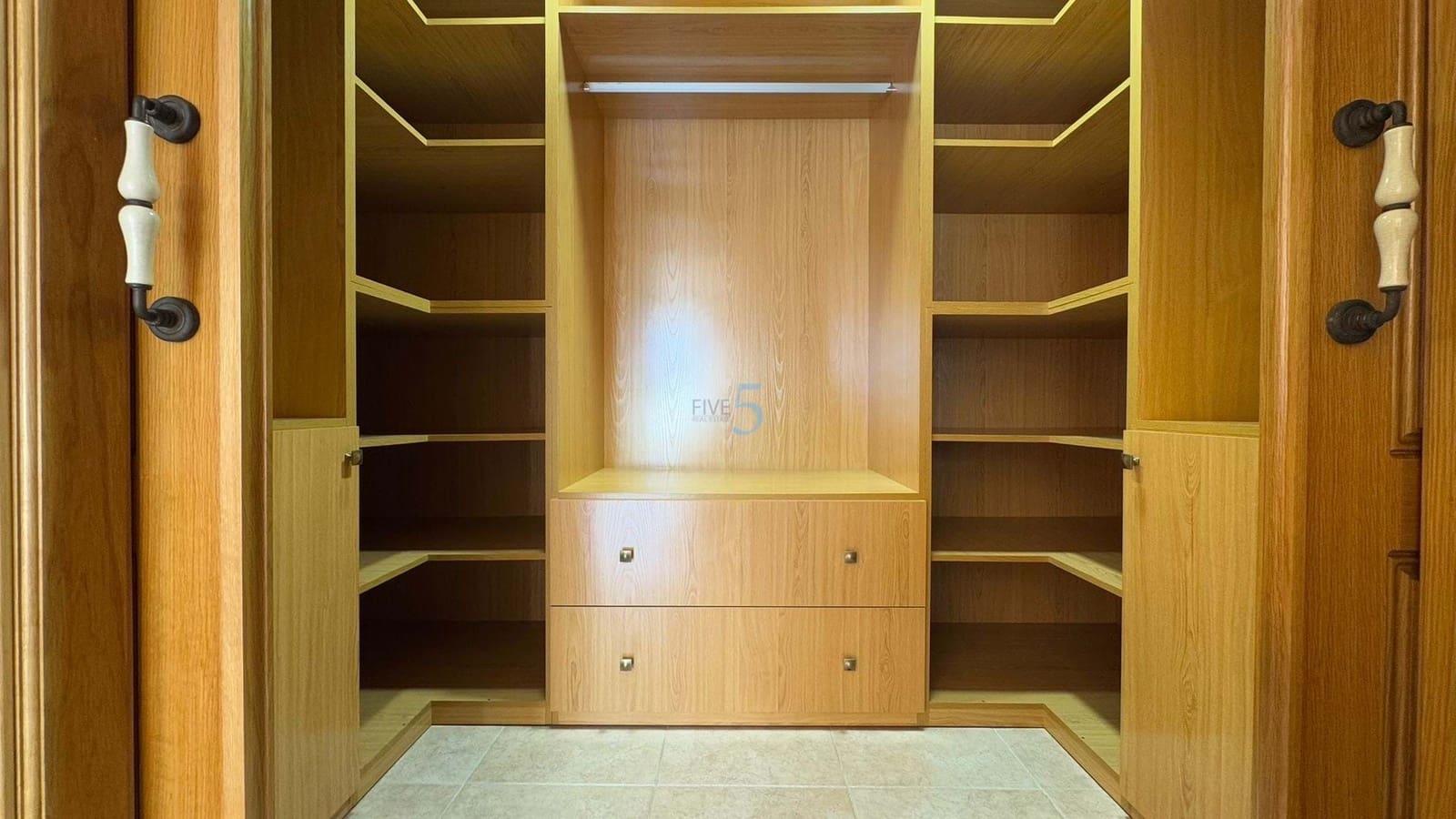 5 chambre Appartement à vendre à Torrevieja avec garage - 275 000 € (Ref: 8690417)