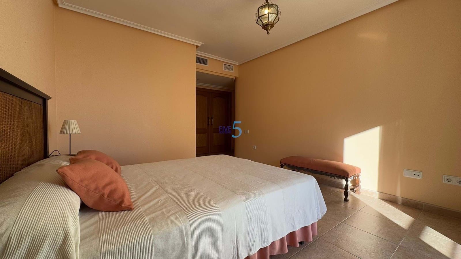 5 chambre Appartement à vendre à Torrevieja avec garage - 275 000 € (Ref: 8690417)