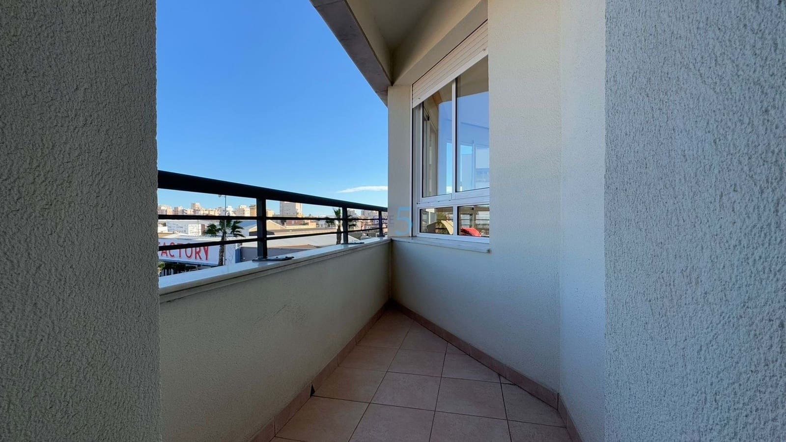 5 chambre Appartement à vendre à Torrevieja avec garage - 275 000 € (Ref: 8690417)