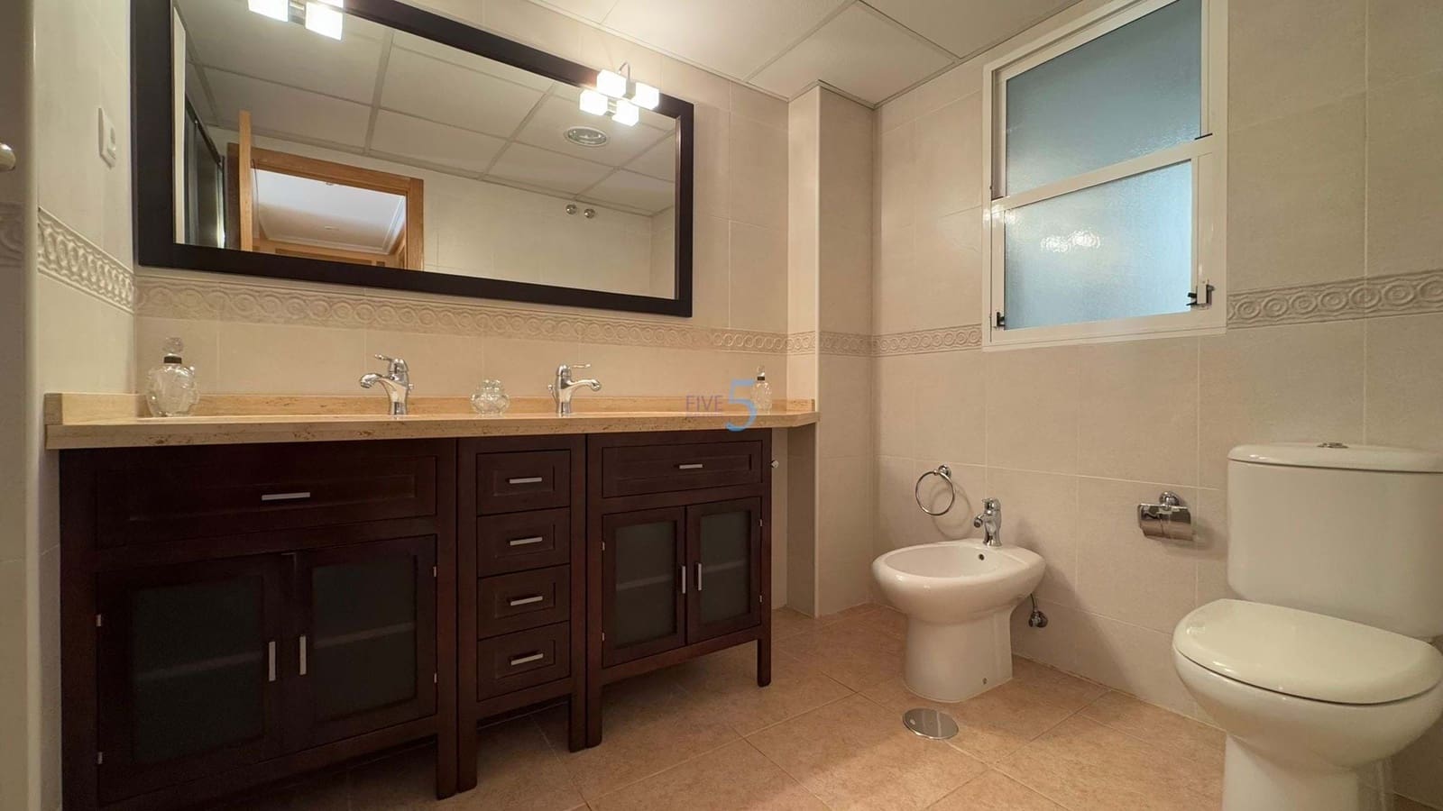 5 chambre Appartement à vendre à Torrevieja avec garage - 275 000 € (Ref: 8690417)