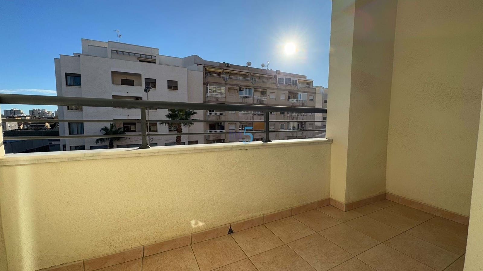 5 chambre Appartement à vendre à Torrevieja avec garage - 275 000 € (Ref: 8690417)