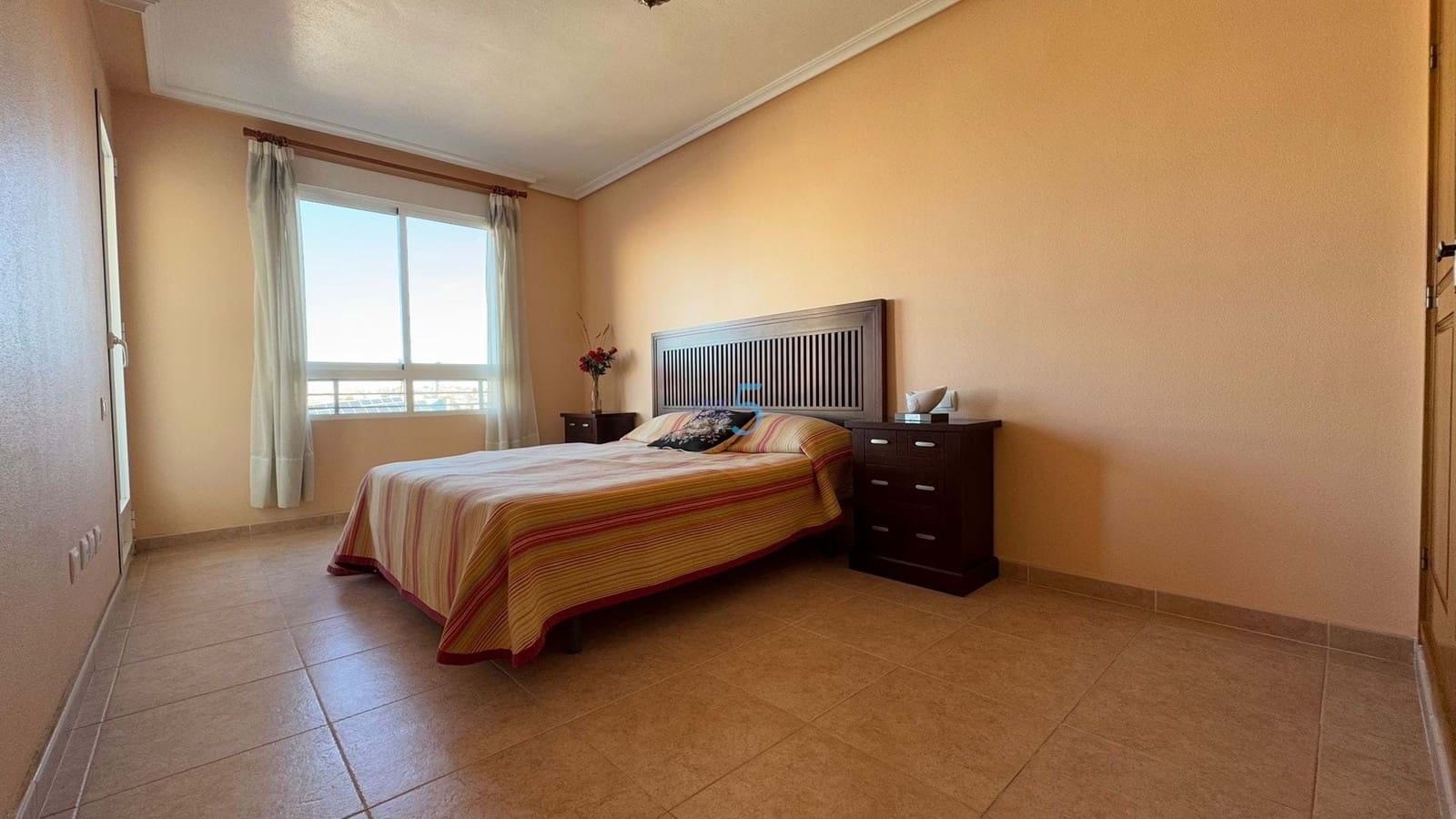 5 chambre Appartement à vendre à Torrevieja avec garage - 275 000 € (Ref: 8690417)