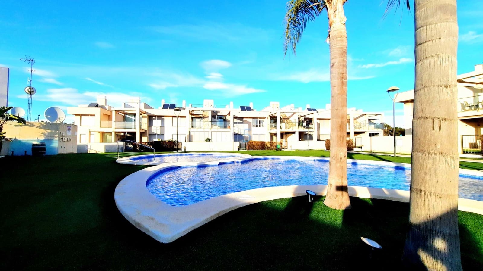 2 soveværelse Lejlighed til salg i Los Urrutias med swimmingpool garage - € 159.999 (Ref: 8716843)