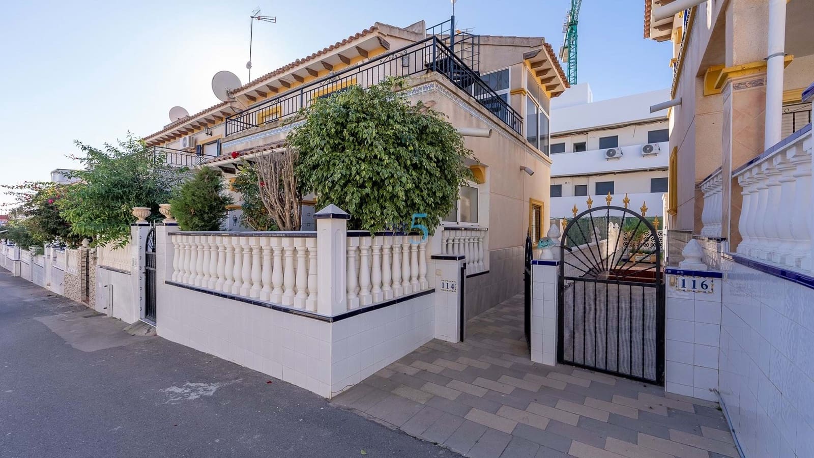 Apartamento de 2 habitaciones en Orihuela Costa en venta con piscina garaje - 164.900 € (Ref: 8727186)