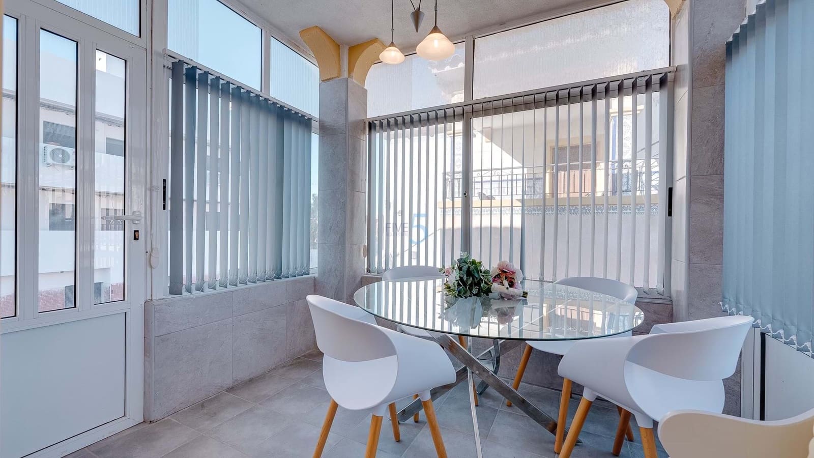 Apartamento de 2 habitaciones en Orihuela Costa en venta con piscina garaje - 164.900 € (Ref: 8727186)