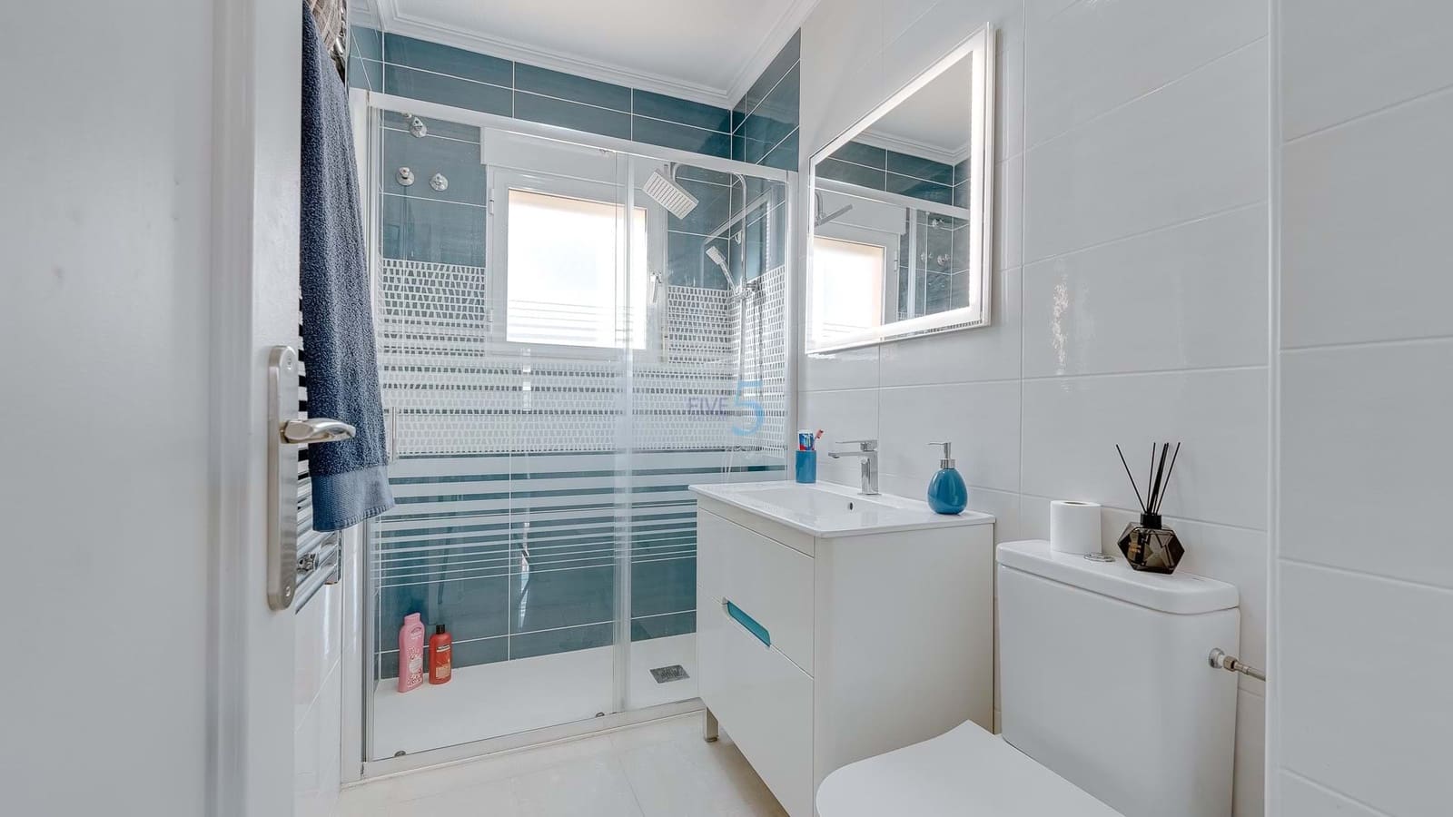 Apartamento de 2 habitaciones en Orihuela Costa en venta con piscina garaje - 164.900 € (Ref: 8727186)