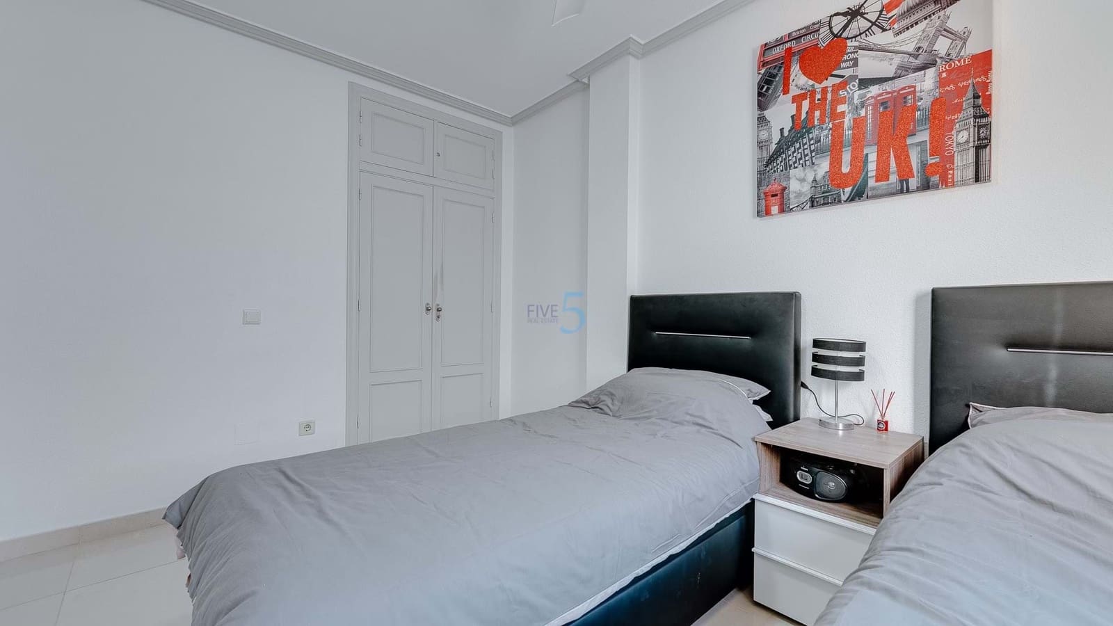 Apartamento de 2 habitaciones en Orihuela Costa en venta con piscina garaje - 164.900 € (Ref: 8727186)