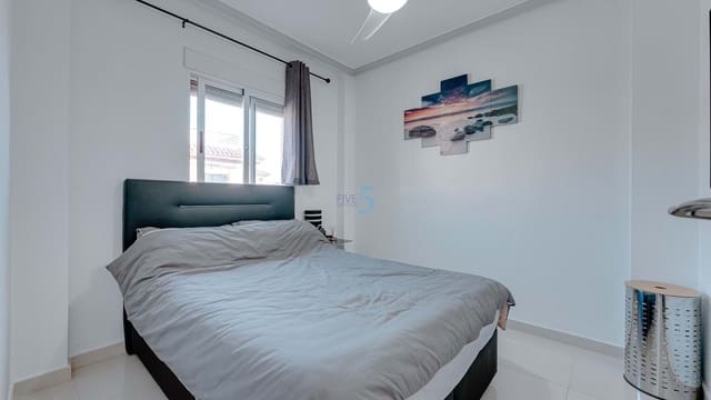 2 makuuhuone Huoneisto myytävänä paikassa Punta Prima, Orihuela mukana uima-altaan 
autotalli - 164 900 € (Ref: 8727186)