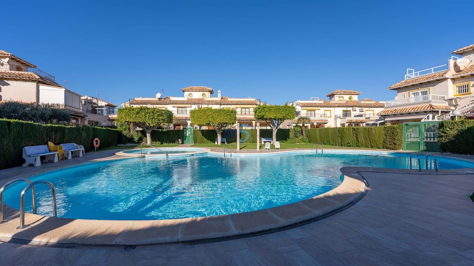 Apartamento de 2 habitaciones en Orihuela Costa en venta con piscina garaje - 164.900 € (Ref: 8727186)