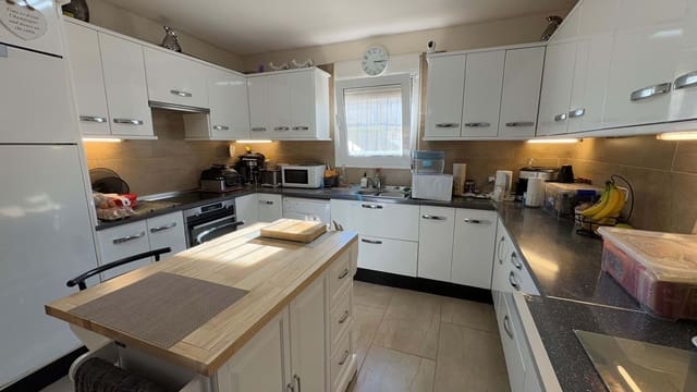 6 soveværelse Villa til salg i Torrevieja med swimmingpool - € 597.500 (Ref: 8730869)