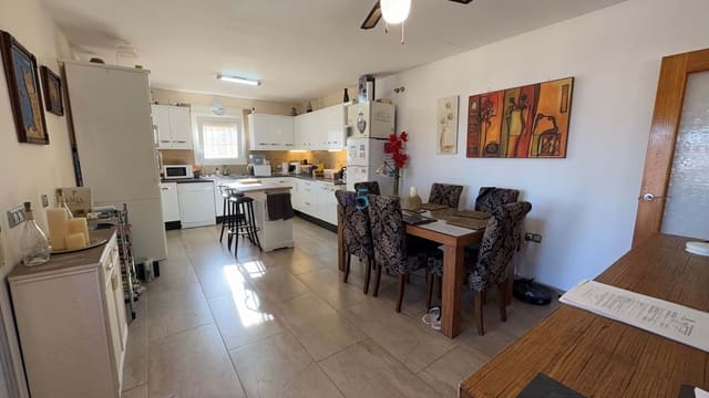 6 soveværelse Villa til salg i Torrevieja med swimmingpool - € 597.500 (Ref: 8730869)