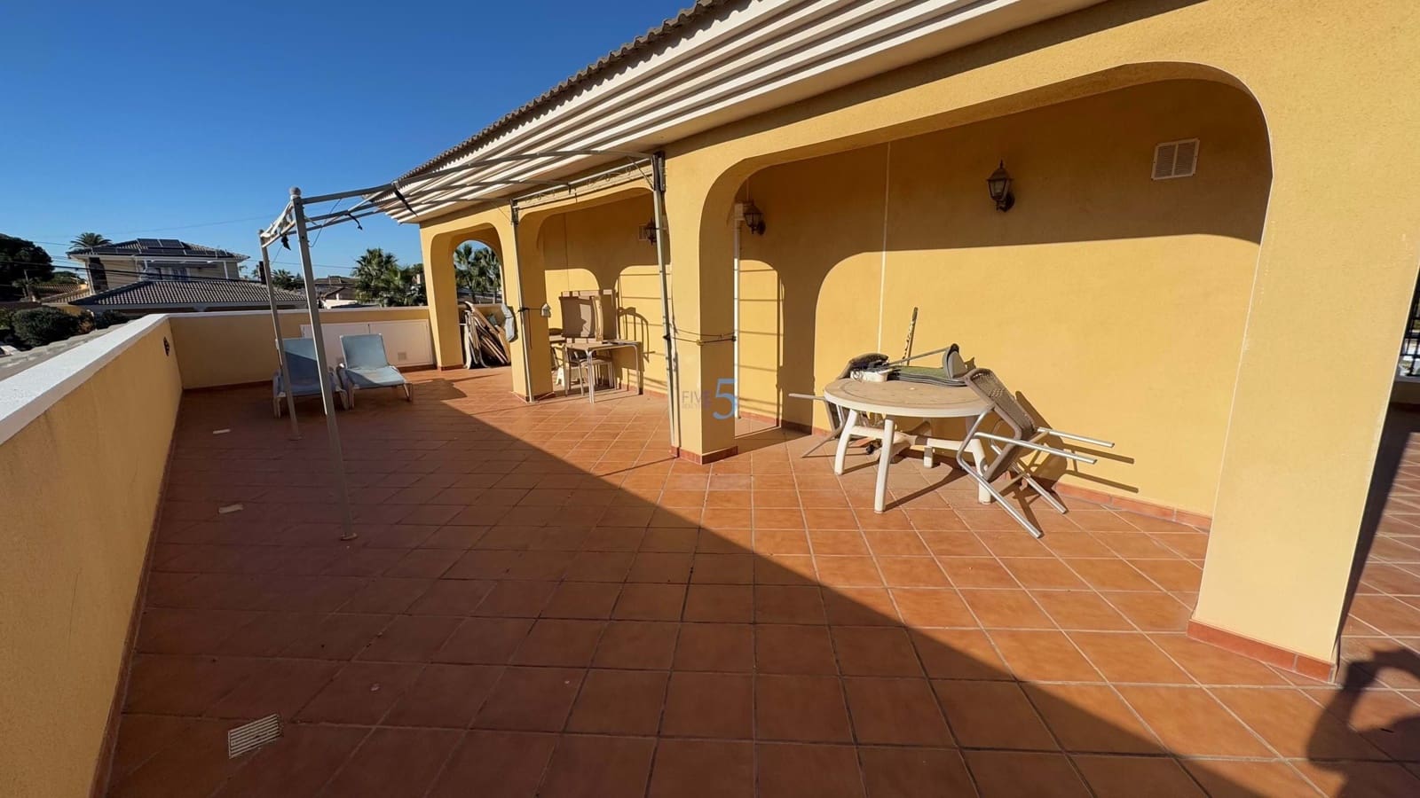 6 soveværelse Villa til salg i Torrevieja med swimmingpool - € 597.500 (Ref: 8730869)