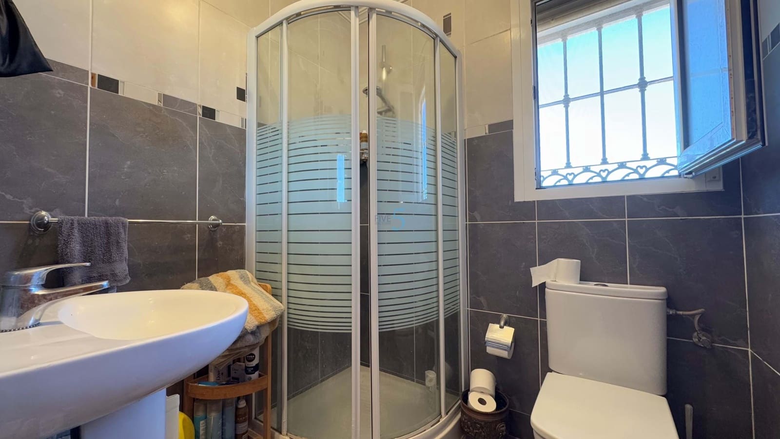 6 soveværelse Villa til salg i Torrevieja med swimmingpool - € 597.500 (Ref: 8730869)