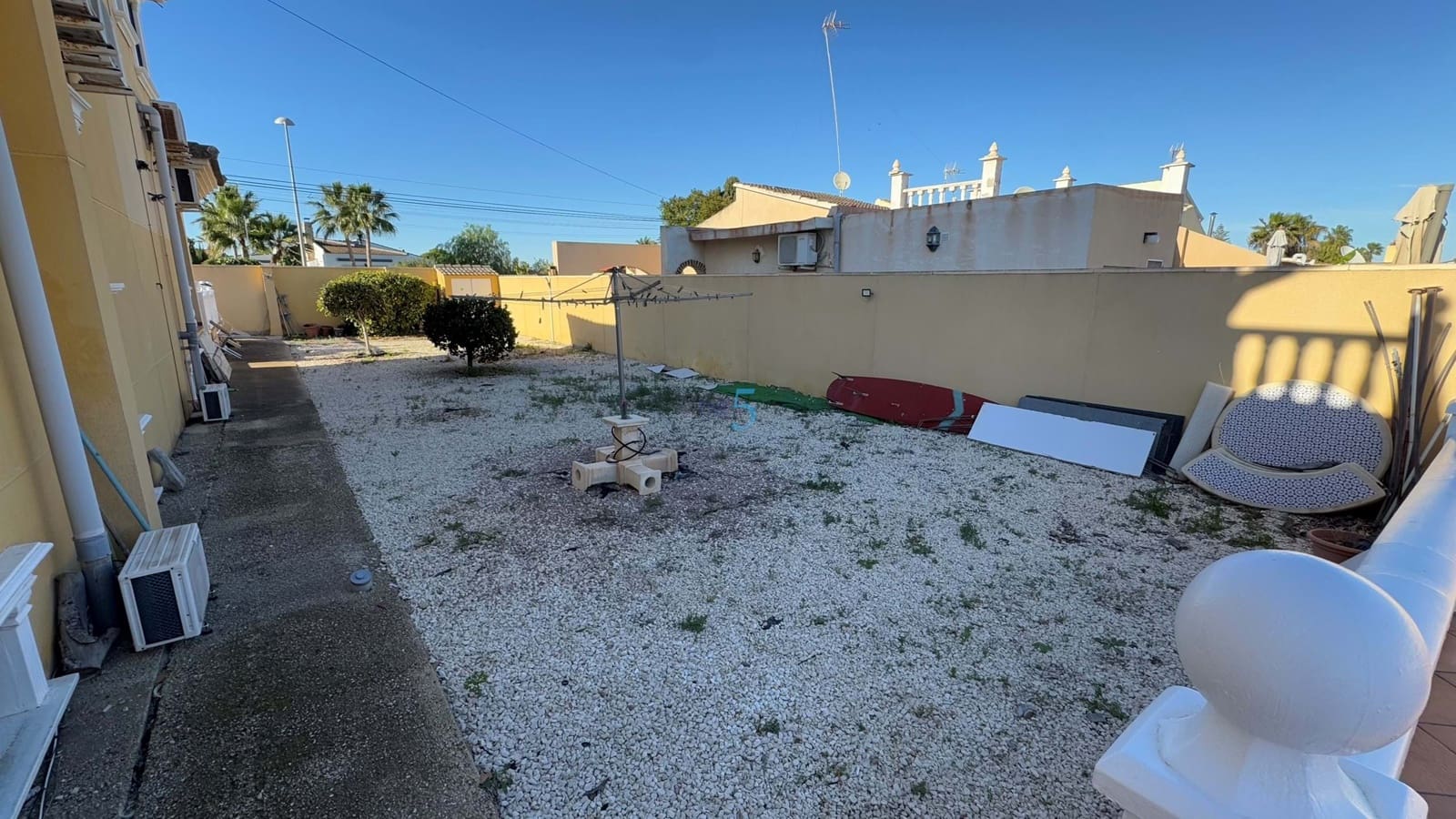 6 soveværelse Villa til salg i Torrevieja med swimmingpool - € 597.500 (Ref: 8730869)