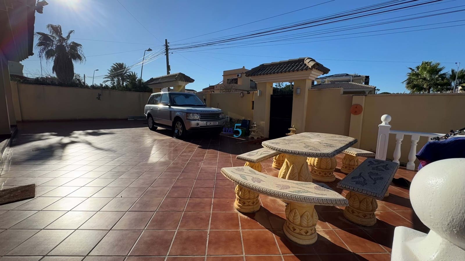 6 soveværelse Villa til salg i Torrevieja med swimmingpool - € 597.500 (Ref: 8730869)