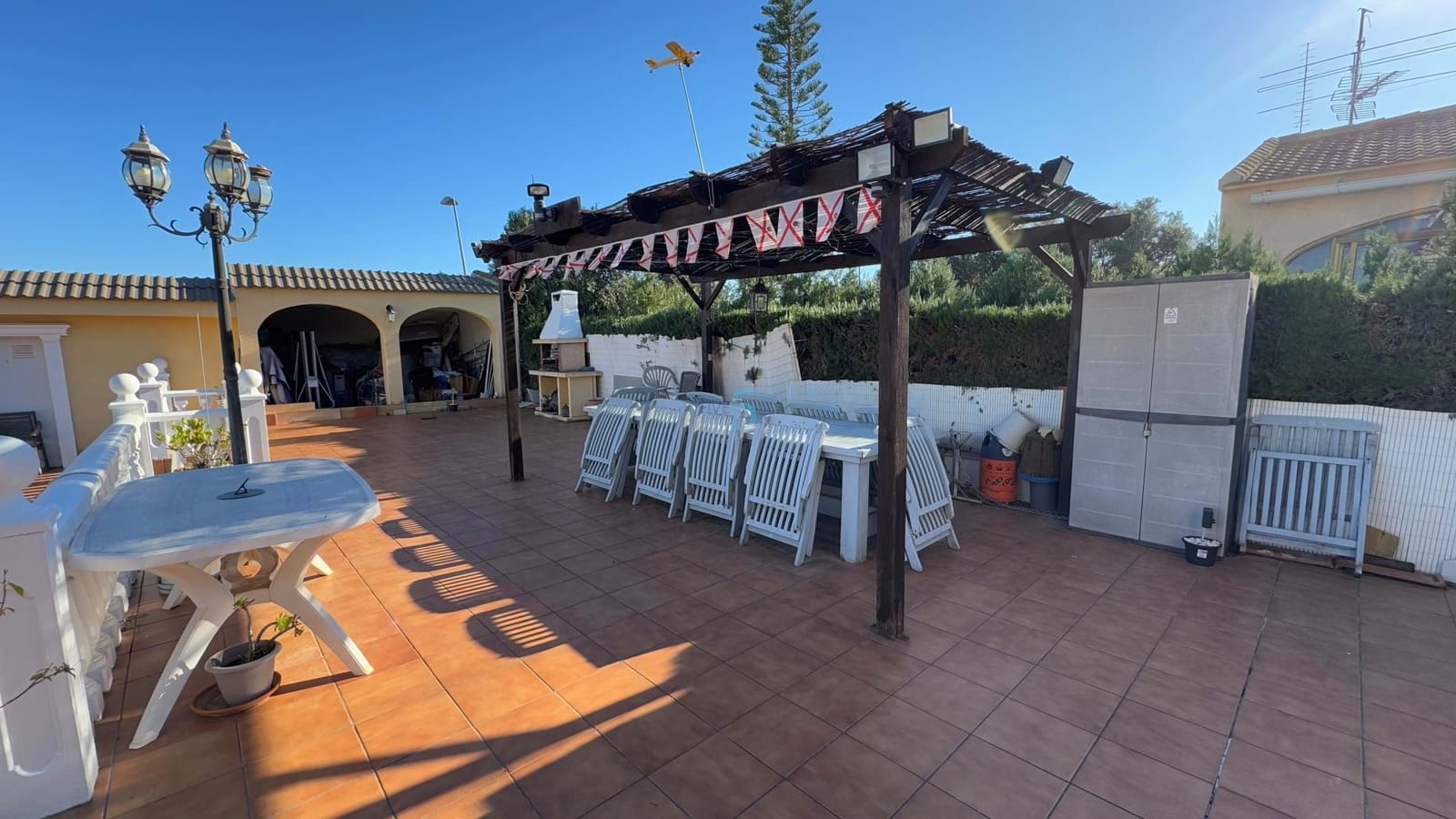 6 soveværelse Villa til salg i Torrevieja med swimmingpool - € 597.500 (Ref: 8730869)