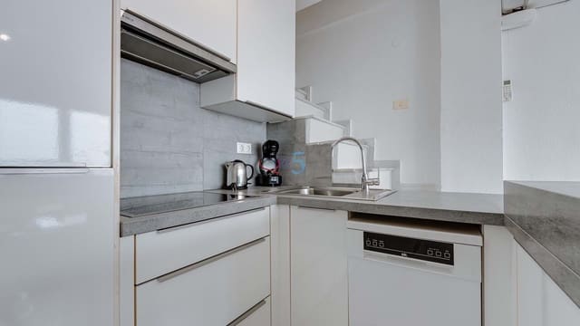 2 soveværelse Lejlighed til salg i Torrevieja med swimmingpool garage - € 225.000 (Ref: 8742651)