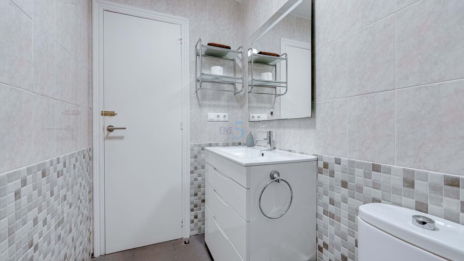 2 soveværelse Lejlighed til salg i Torrevieja med swimmingpool garage - € 225.000 (Ref: 8742651)