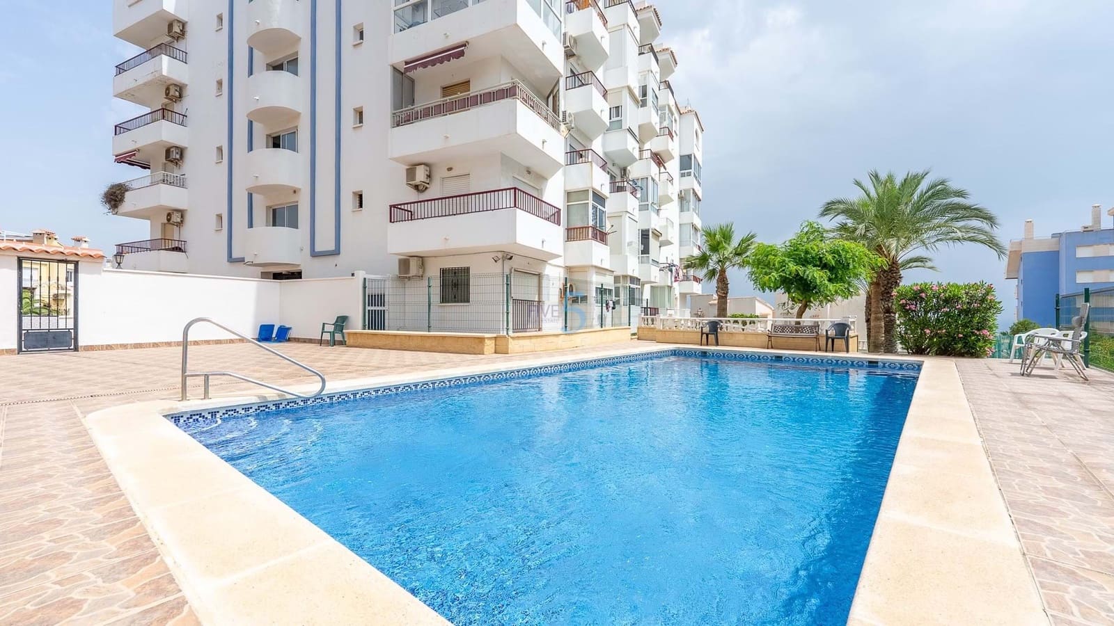 2 soveværelse Lejlighed til salg i Torrevieja med swimmingpool garage - € 225.000 (Ref: 8742651)