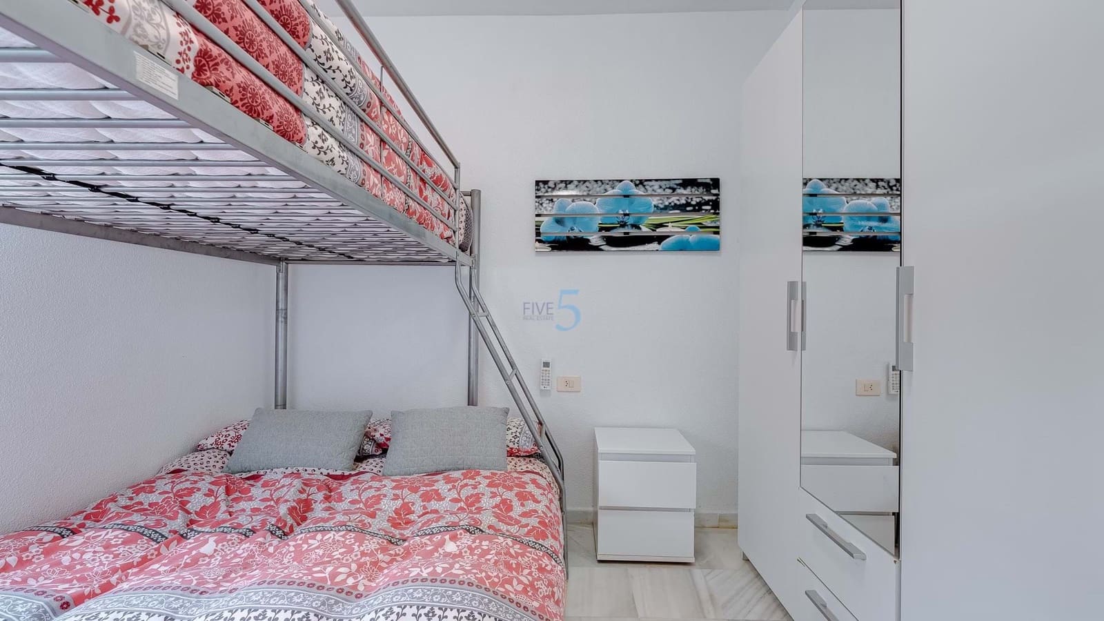 2 soveværelse Lejlighed til salg i Torrevieja med swimmingpool garage - € 225.000 (Ref: 8742651)