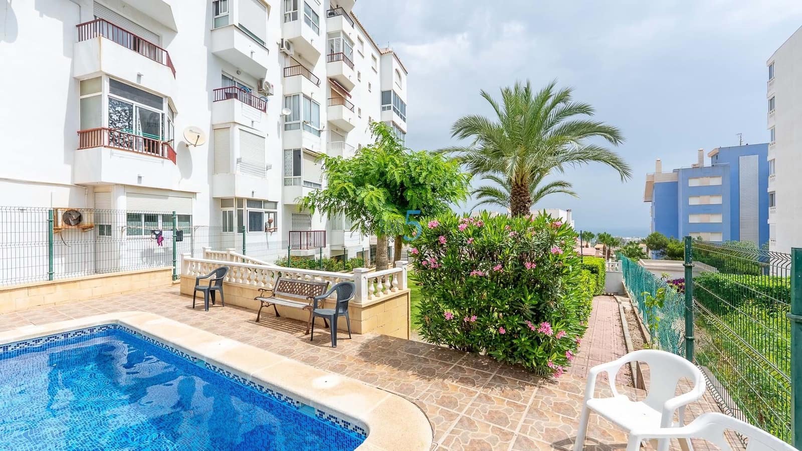 2 soveværelse Lejlighed til salg i Torrevieja med swimmingpool garage - € 225.000 (Ref: 8742651)