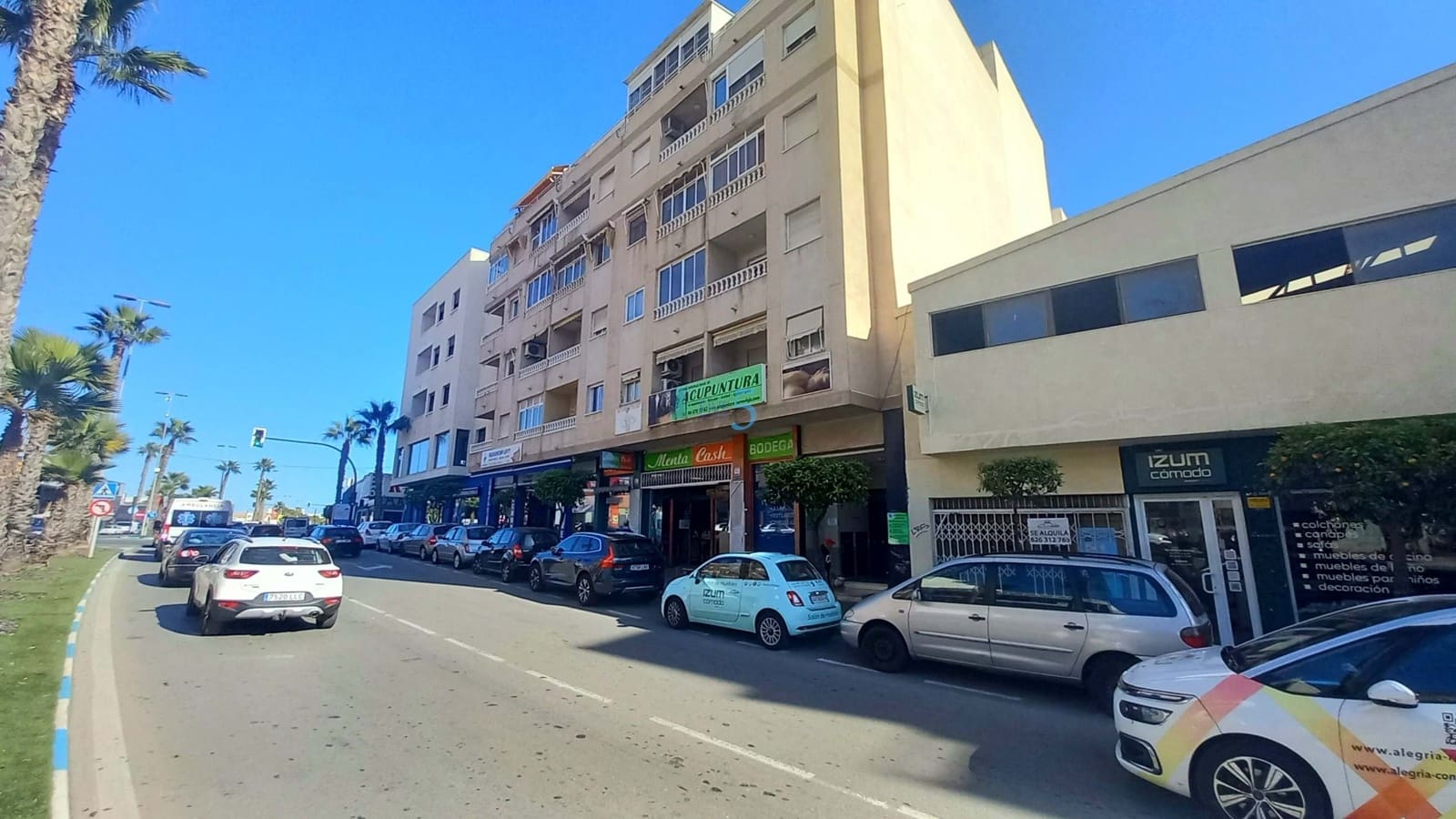 4 bedroom Apartment for sale in Torrevieja - € 210,000 (Ref: 8764415)