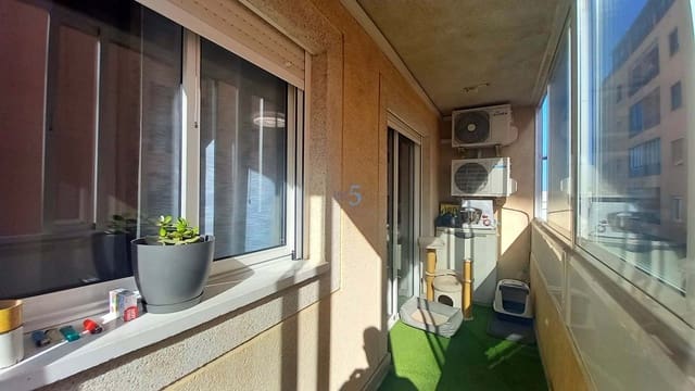 4 bedroom Apartment for sale in Torrevieja - € 210,000 (Ref: 8764415)