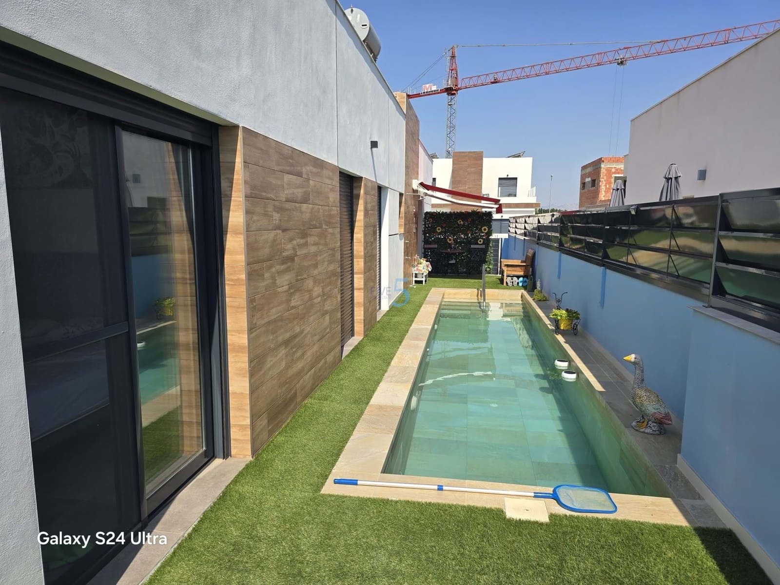 3 soveværelse Semi-Rækkehus til salg i Daya Nueva med swimmingpool - € 315.000 (Ref: 8765571)