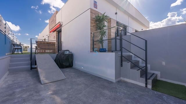 3 chambre Villa/Maison Semi-Mitoyenne à vendre à Daya Nueva avec piscine - 315 000 € (Ref: 8765571)