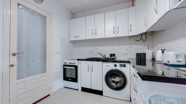 2 bedroom Apartment for sale in Torrevieja - € 89,900 (Ref: 8771455)