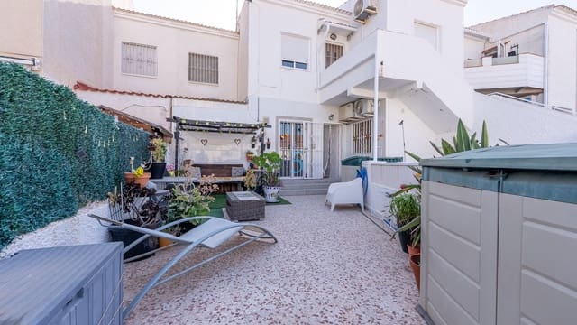 2 bedroom Apartment for sale in Torrevieja - € 89,900 (Ref: 8771455)