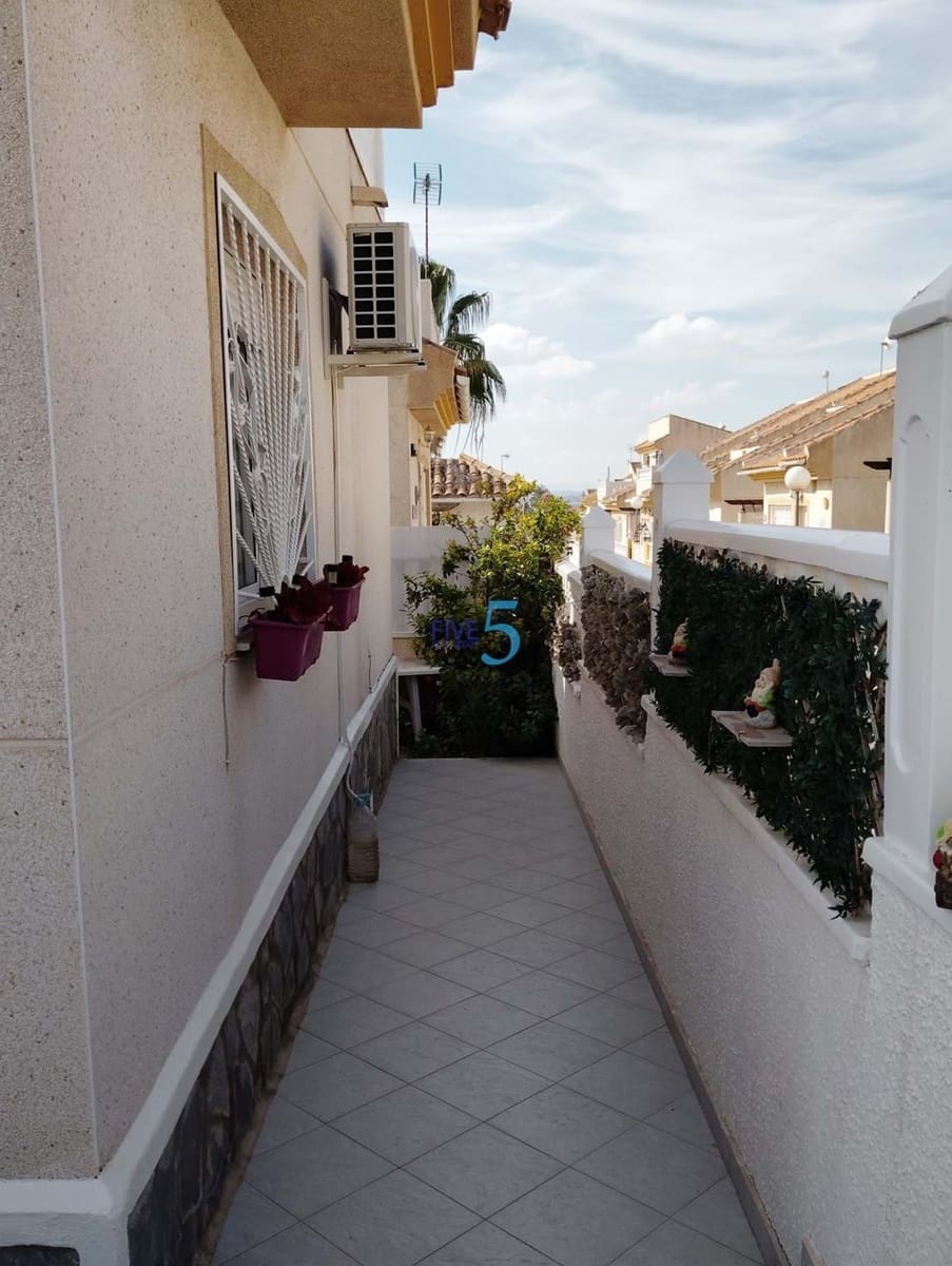 3 soveværelse Villa til salg i Ciudad Quesada med swimmingpool - € 259.900 (Ref: 8787510)