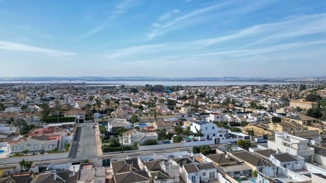 2 quarto Moradia para venda em Torrevieja com piscina - 199 950 € (Ref: 8807419)