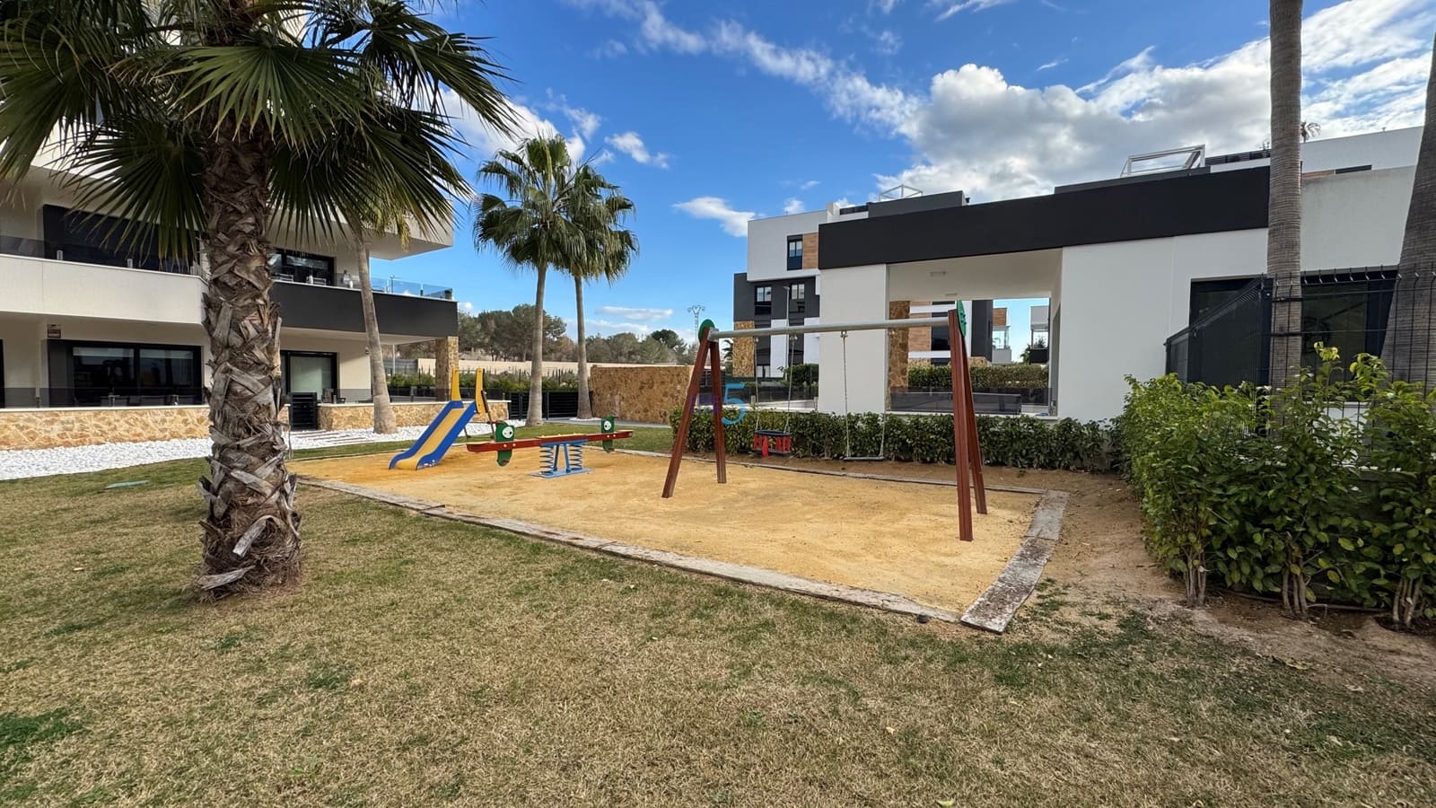 2 soveværelse Lejlighed til salg i Los Altos med swimmingpool garage - € 259.000 (Ref: 8810876)