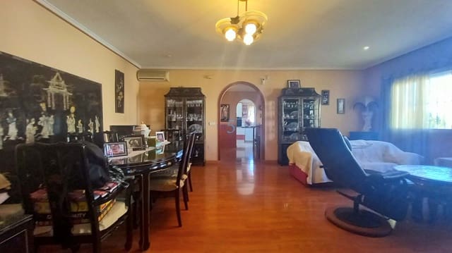 6 soveværelse Villa til salg i Torrevieja med swimmingpool garage - € 475.000 (Ref: 8813500)