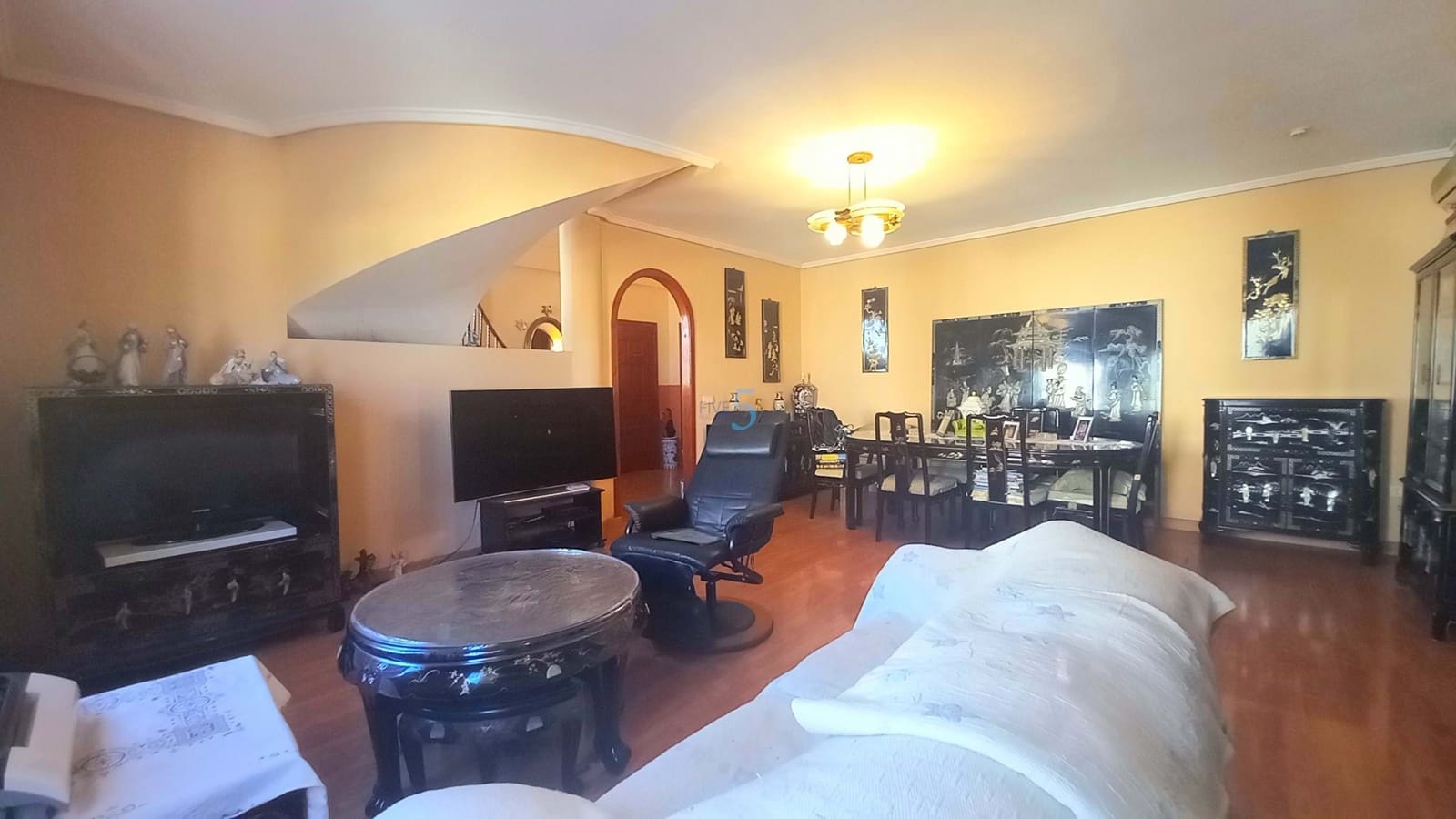 6 soveværelse Villa til salg i Torrevieja med swimmingpool garage - € 475.000 (Ref: 8813500)