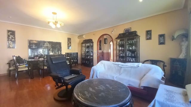 6 soveværelse Villa til salg i Torrevieja med swimmingpool garage - € 475.000 (Ref: 8813500)