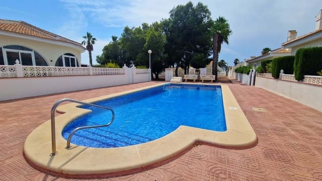 2 bedroom Villa for sale in Benijófar with pool - € 299,950 (Ref: 8816772)