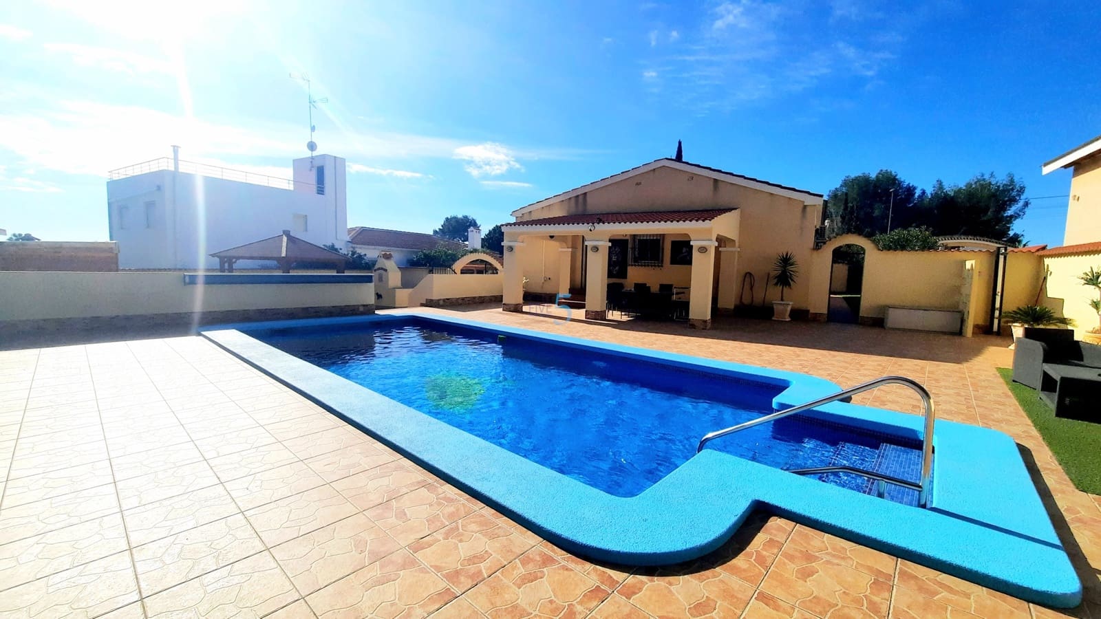 4 soveværelse Villa til salg i Pinar de Campoverde med swimmingpool garage - € 440.000 (Ref: 8837874)