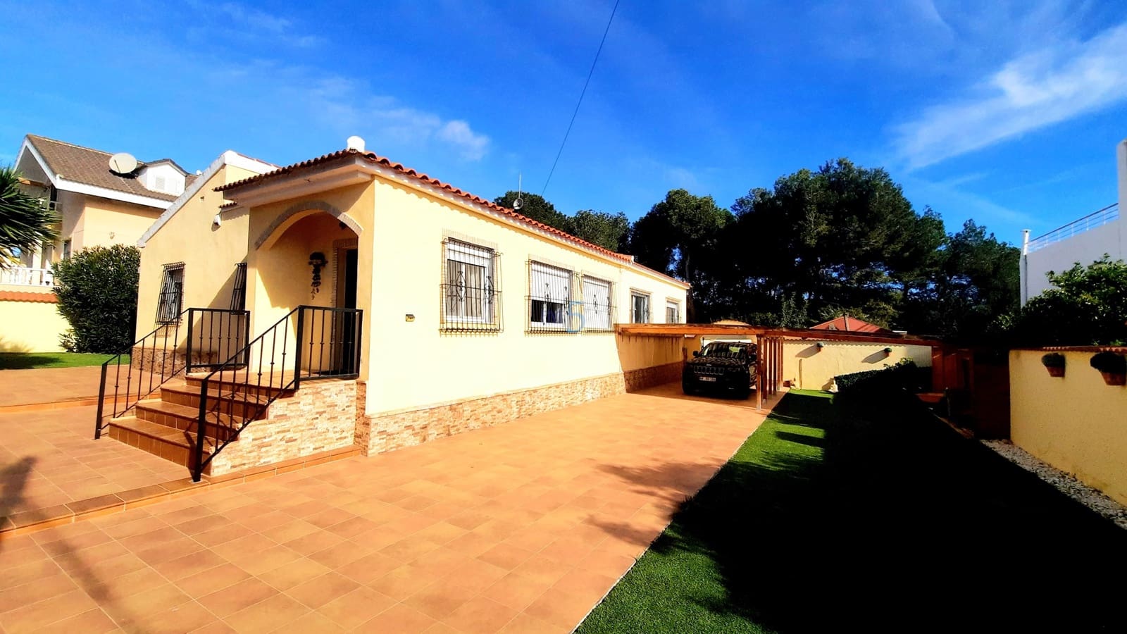 4 soveværelse Villa til salg i Pinar de Campoverde med swimmingpool garage - € 440.000 (Ref: 8837874)