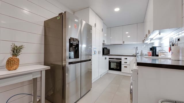 3 soverom Leilighet til salgs i Torrevieja med garasje - € 220 000 (Ref: 8853117)