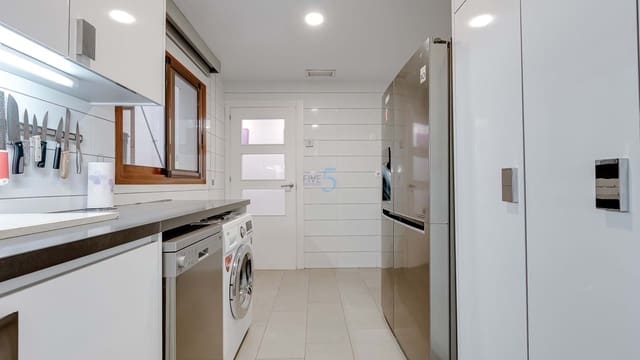 3 soverom Leilighet til salgs i Torrevieja med garasje - € 220 000 (Ref: 8853117)